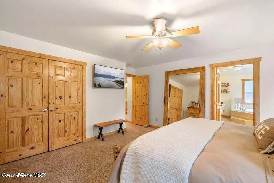2017 Peninsula Road Hope, ID 83836