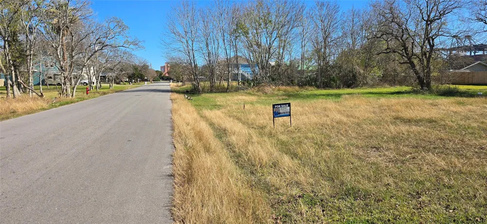 Baywood Avenue Shoreacres, TX 77571