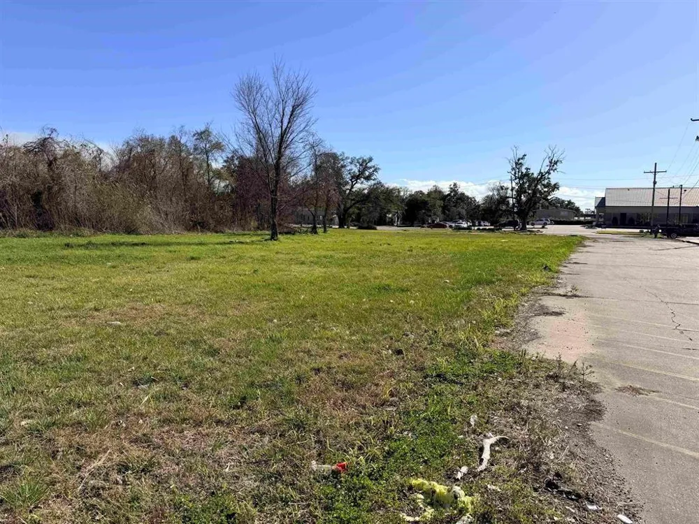 1606 W Park Avenue Orange, TX 77630