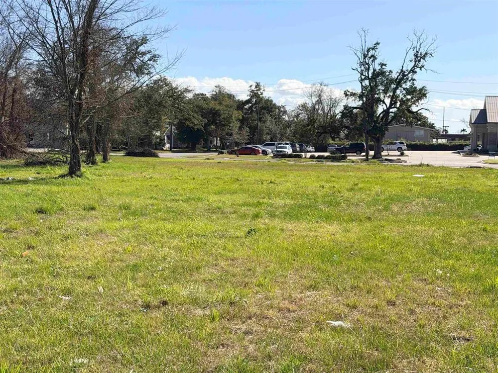 1606 W Park Avenue Orange, TX 77630