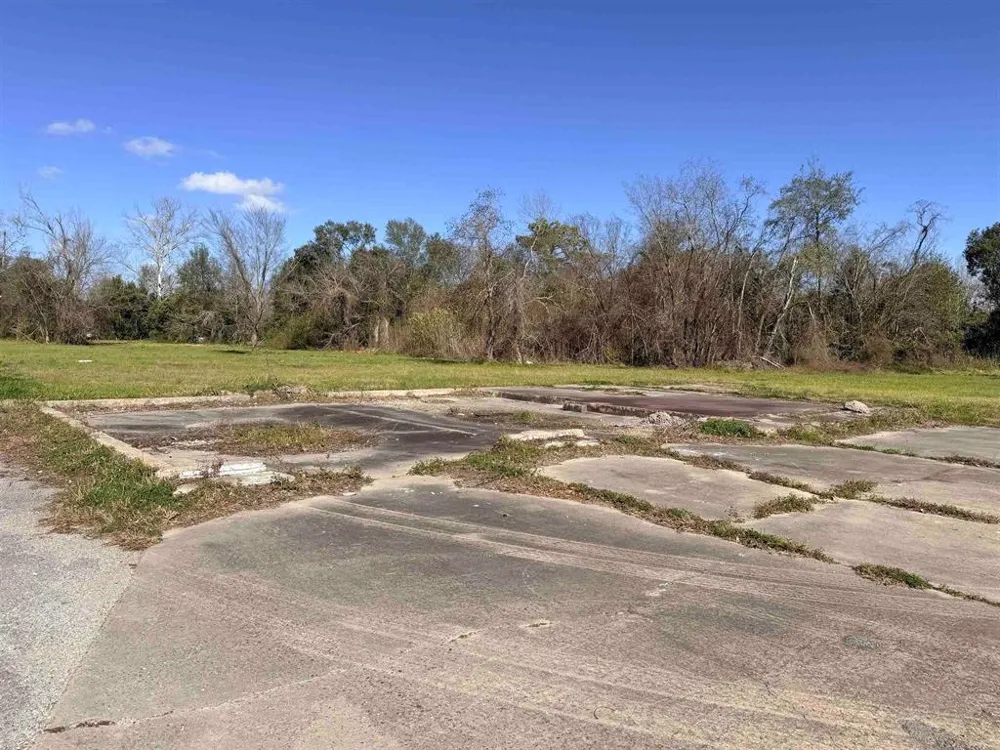 1606 W Park Avenue Orange, TX 77630