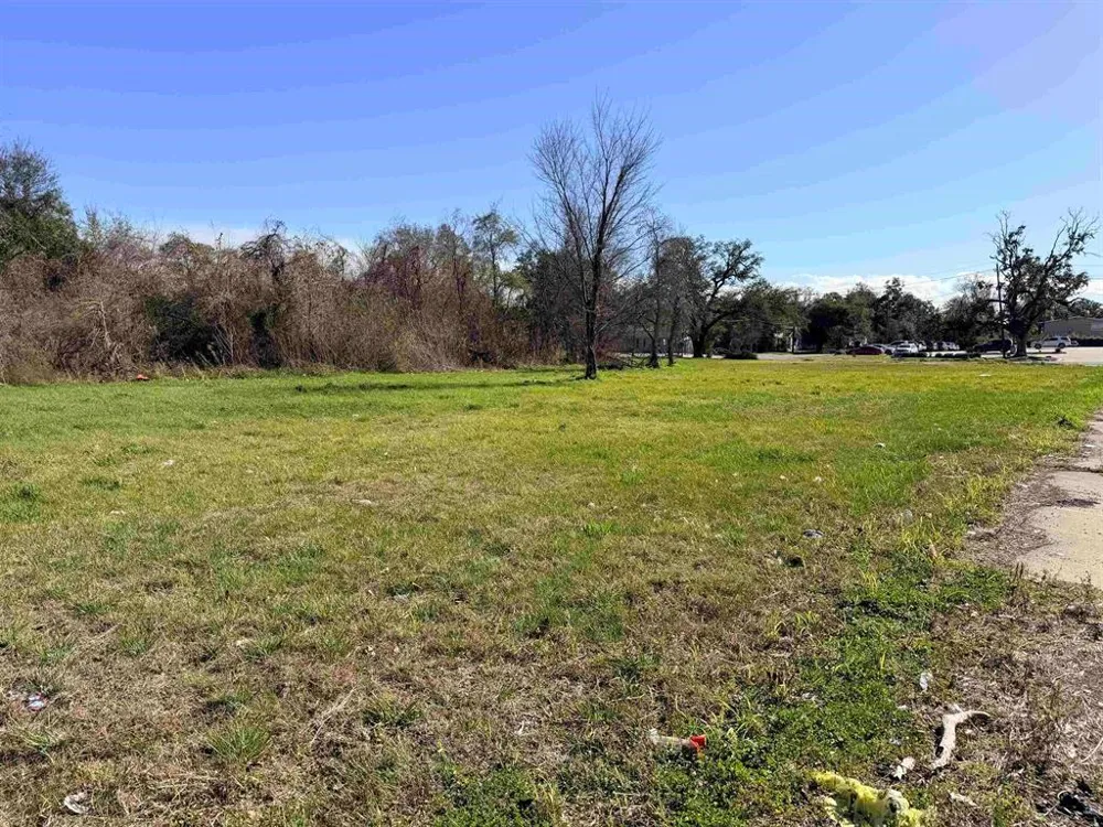 1606 W Park Avenue Orange, TX 77630
