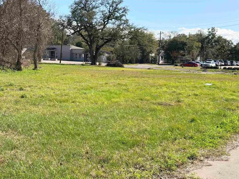 1606 W Park Avenue Orange, TX 77630