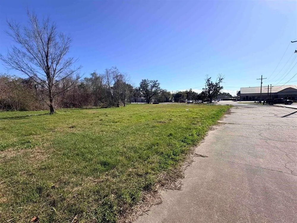 1606 W Park Avenue Orange, TX 77630