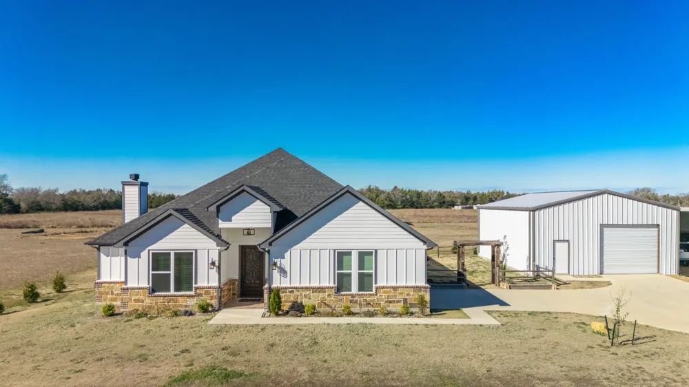 4280 County Road 3220 Lone Oak, TX 75453