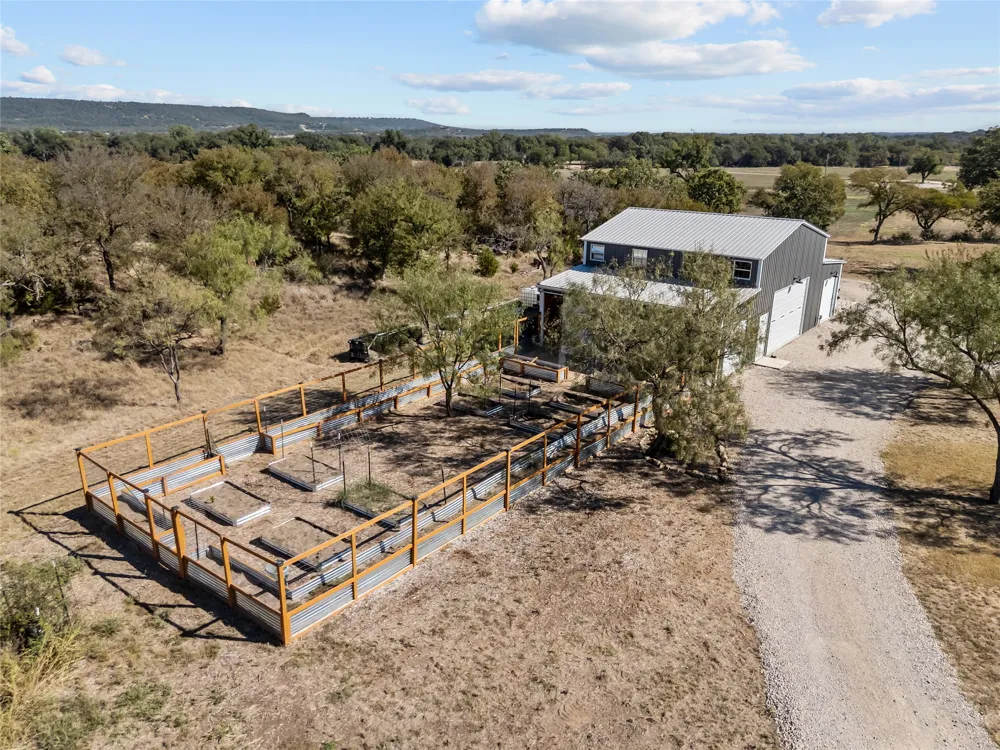 805 Carter Lane Santo, TX 76472