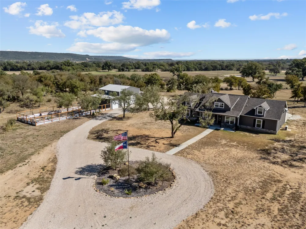 805 Carter Lane Santo, TX 76472