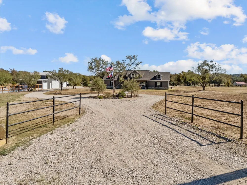 805 Carter Lane Santo, TX 76472