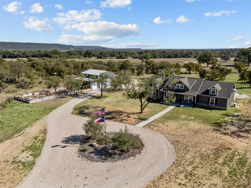 805 Carter Lane Santo, TX 76472
