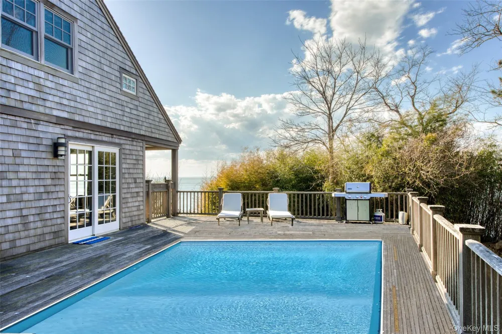 2100 Youngs Road Orient, NY 11957