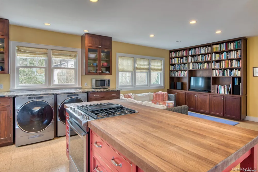 2100 Youngs Road Orient, NY 11957