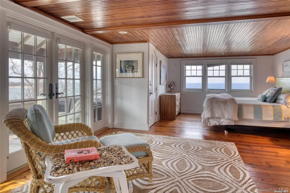 2100 Youngs Road Orient, NY 11957