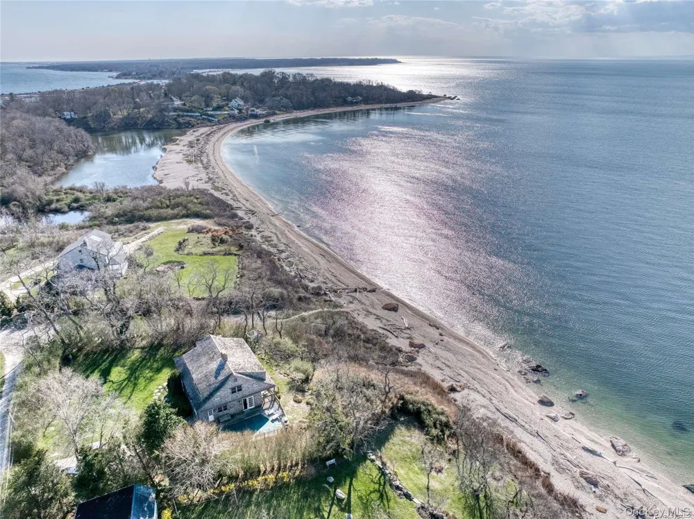 2100 Youngs Road Orient, NY 11957