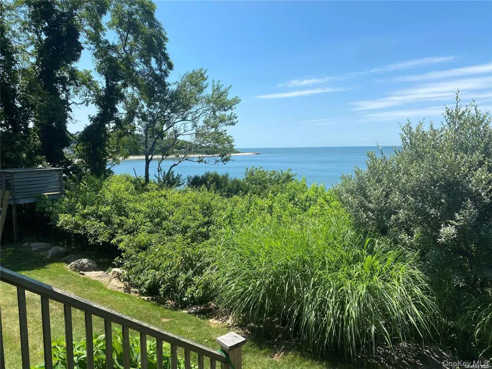2100 Youngs Road Orient, NY 11957