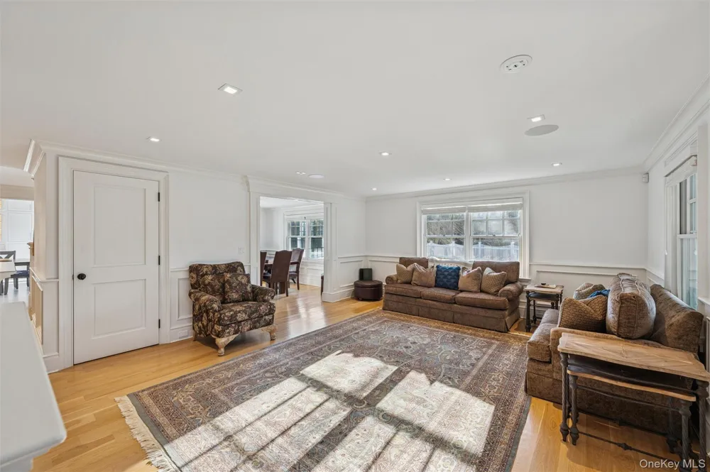 30 Club Lane Remsenburg, NY 11960