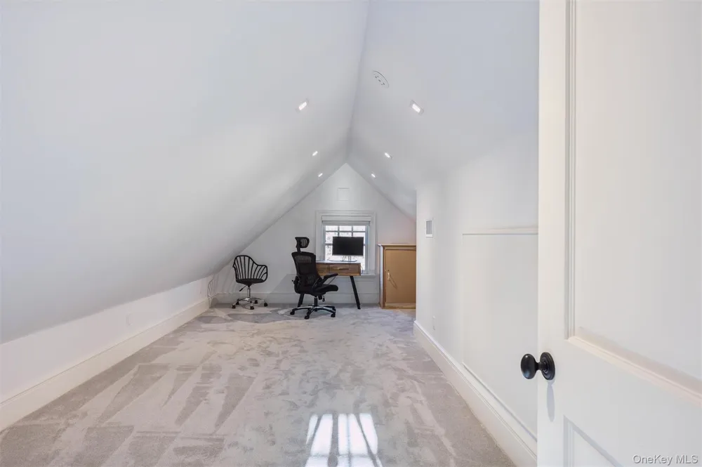 30 Club Lane Remsenburg, NY 11960
