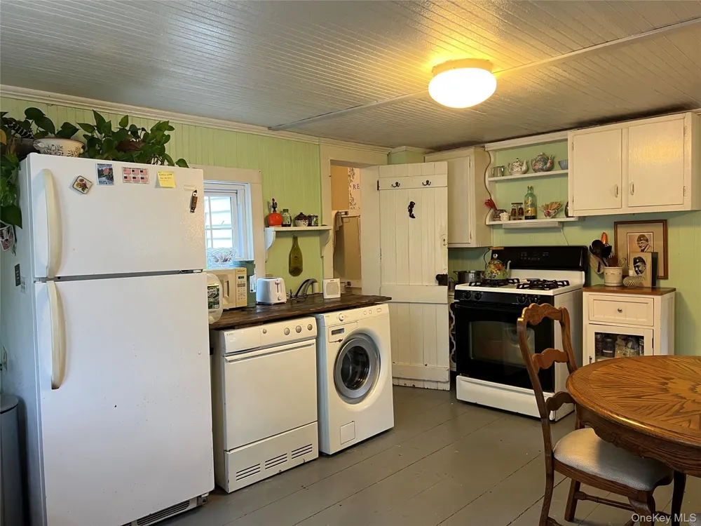 11930 Main Road East Marion, NY 11939
