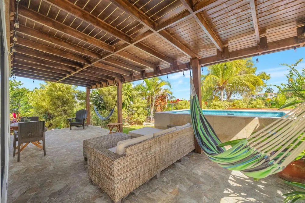 COZY CASITAS-PUNTAS- CALLE VISTA DEL MAR Rincon, PR 00677