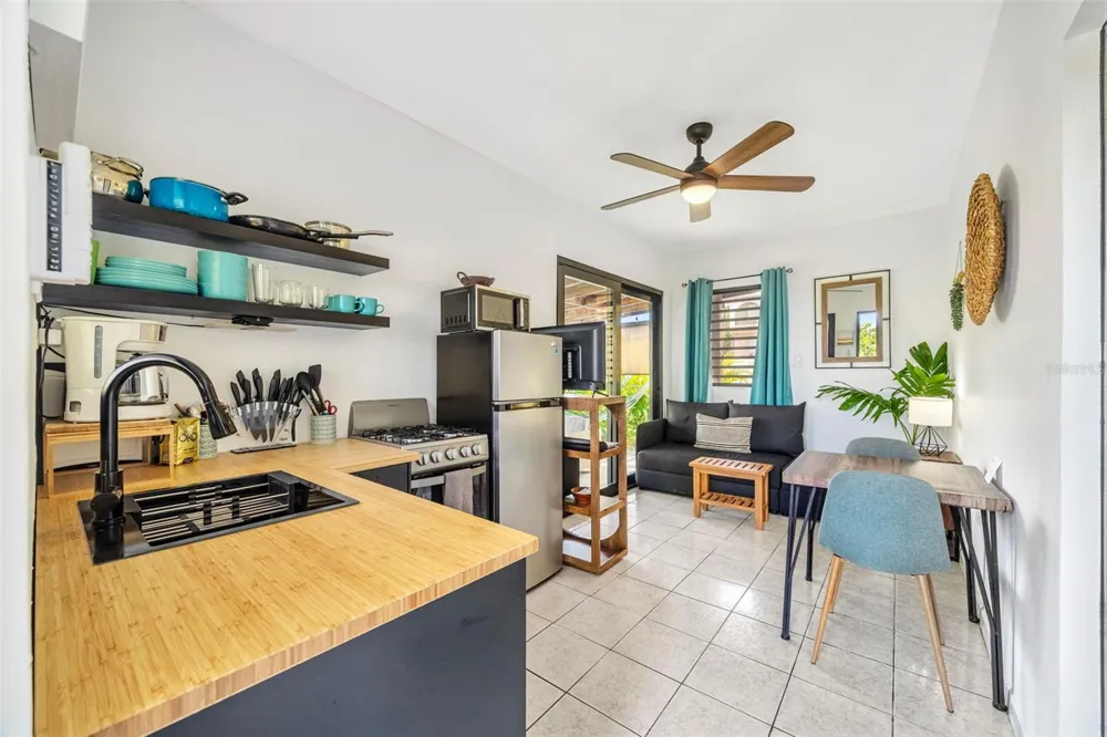 COZY CASITAS-PUNTAS- CALLE VISTA DEL MAR Rincon, PR 00677