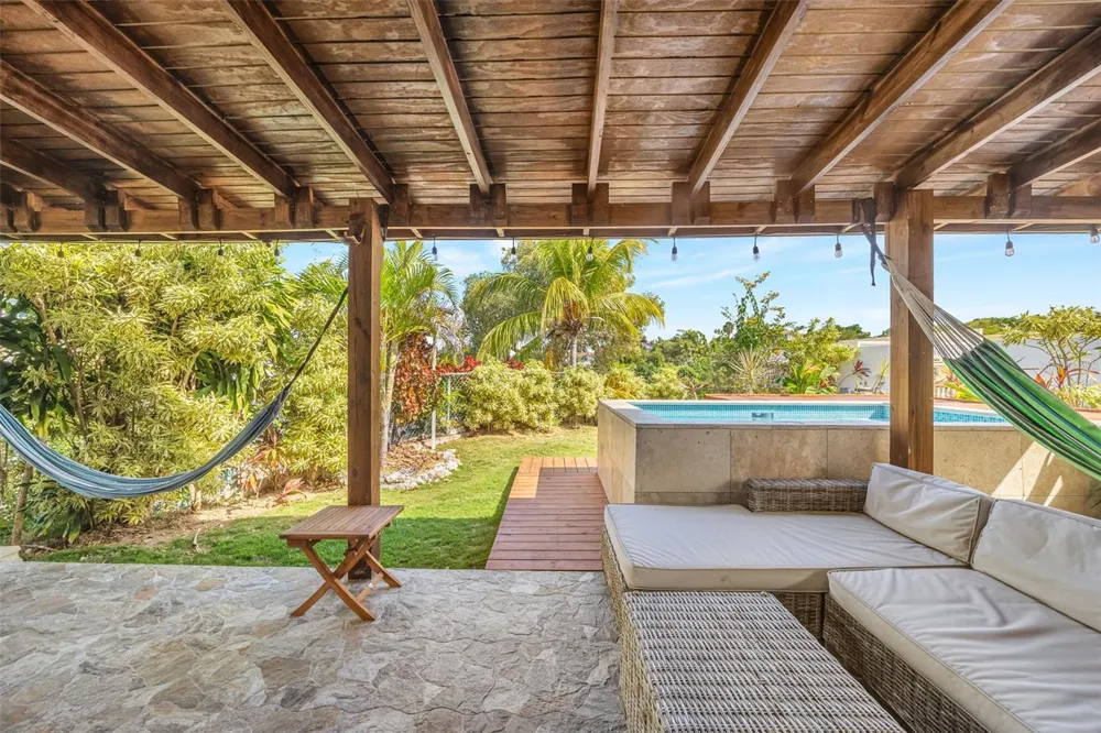 COZY CASITAS-PUNTAS- CALLE VISTA DEL MAR Rincon, PR 00677