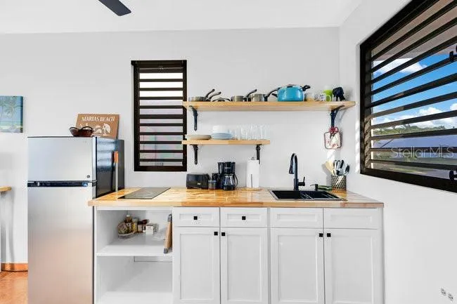 COZY CASITAS-PUNTAS- CALLE VISTA DEL MAR Rincon, PR 00677