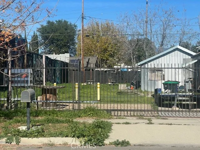 165 E O Colton, CA 92324