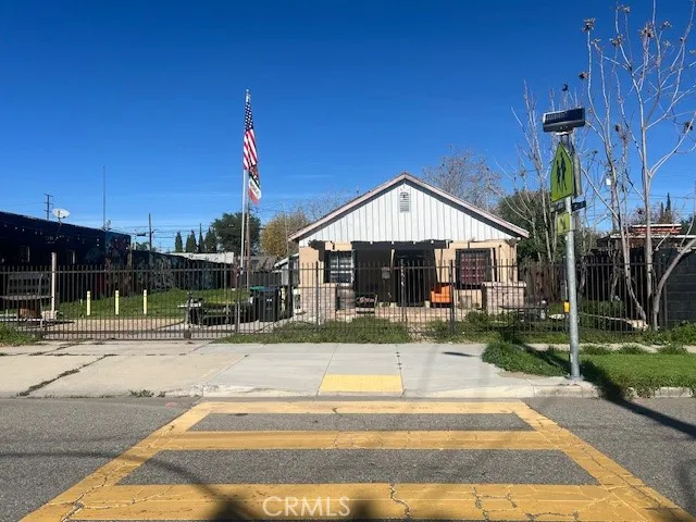 165 E O Colton, CA 92324
