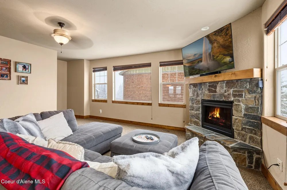 80 Whiplash Circle Sandpoint, ID 83864
