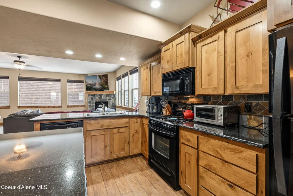 80 Whiplash Circle Sandpoint, ID 83864