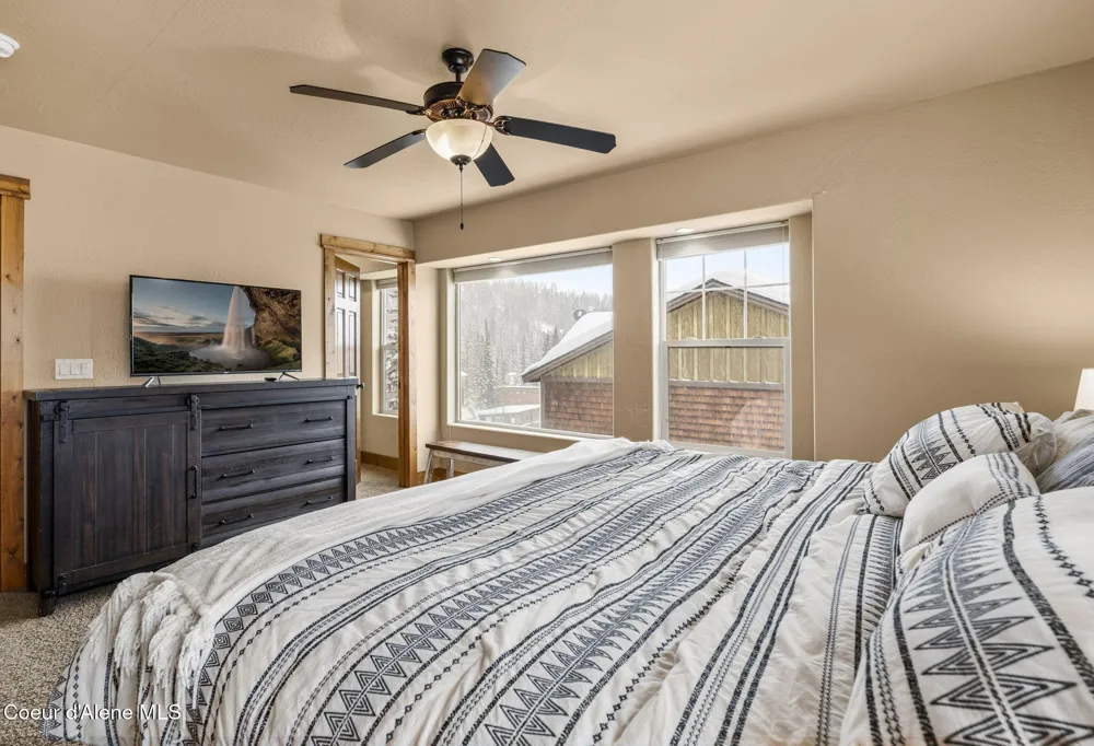 80 Whiplash Circle Sandpoint, ID 83864