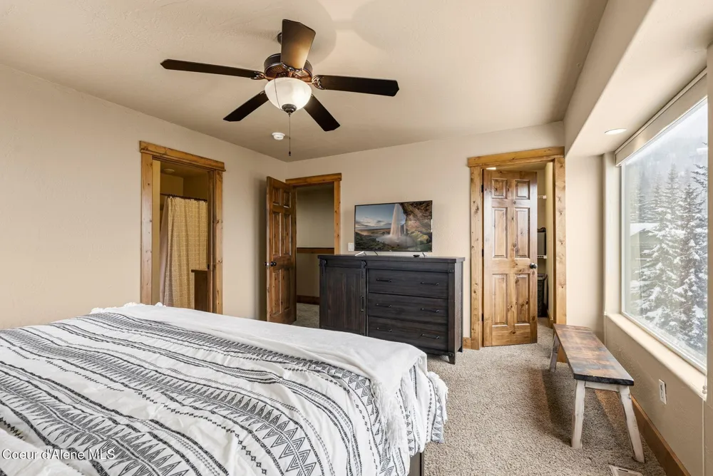 80 Whiplash Circle Sandpoint, ID 83864