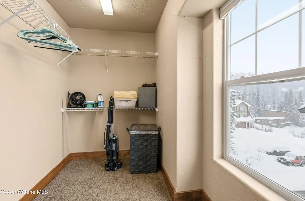 80 Whiplash Circle Sandpoint, ID 83864