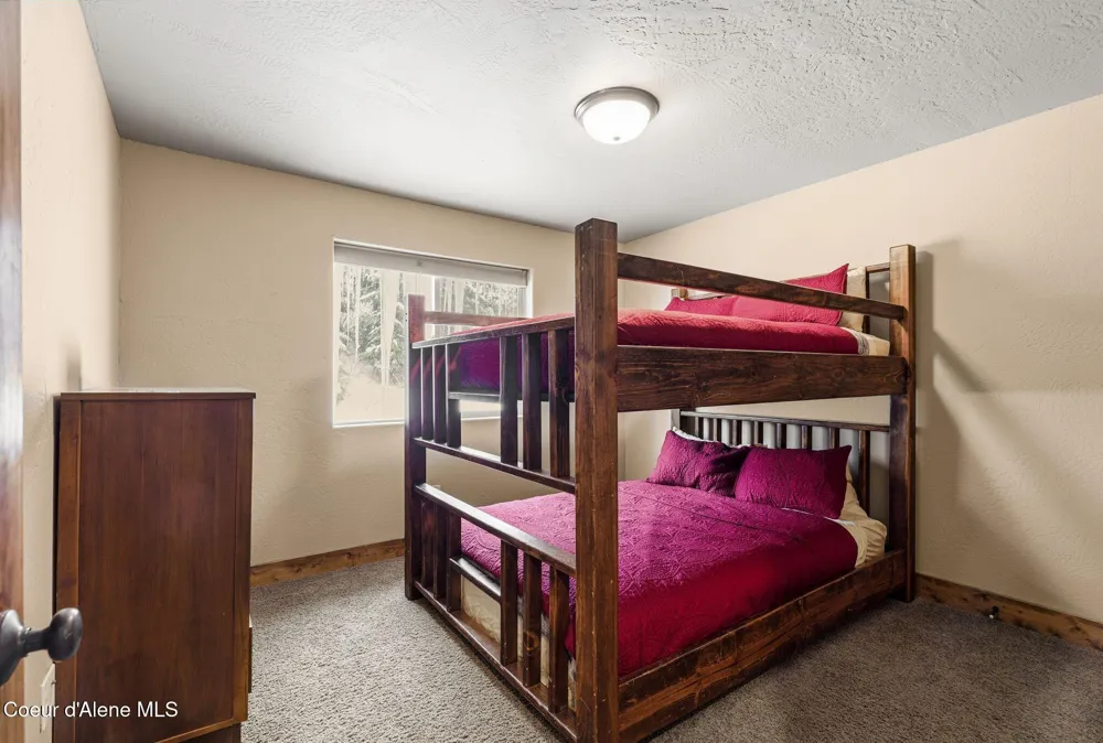 80 Whiplash Circle Sandpoint, ID 83864