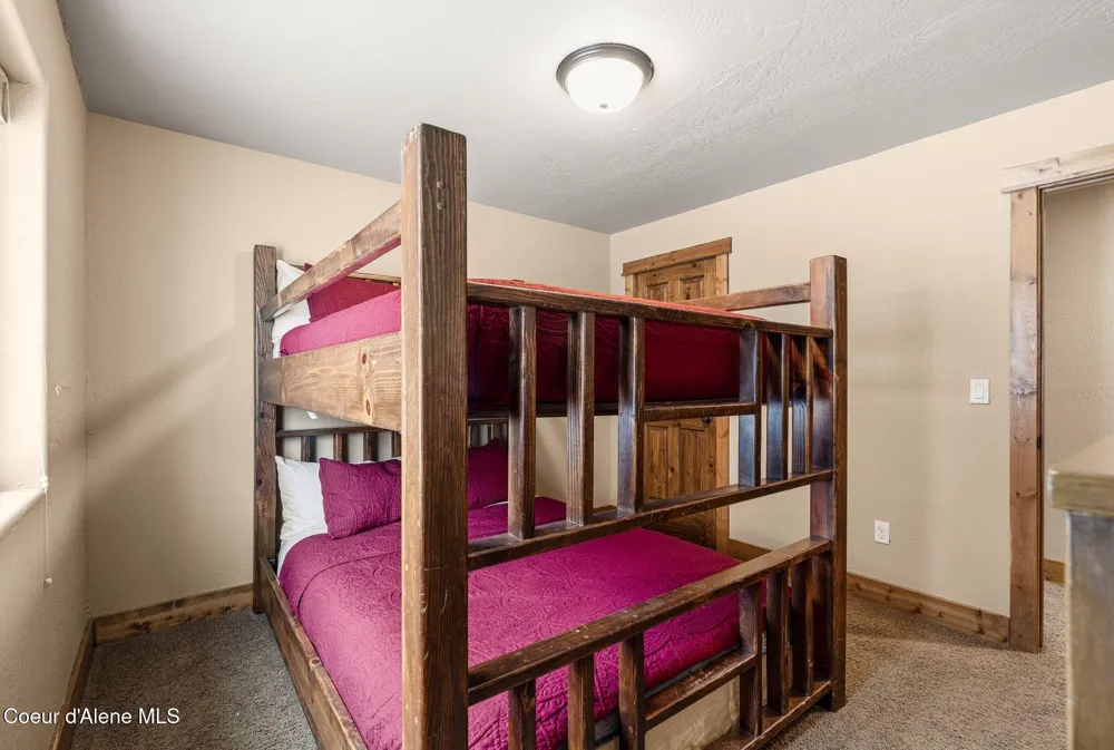 80 Whiplash Circle Sandpoint, ID 83864