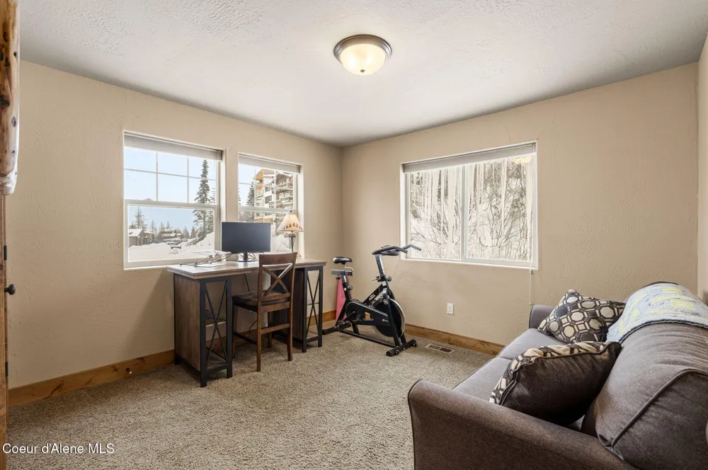 80 Whiplash Circle Sandpoint, ID 83864