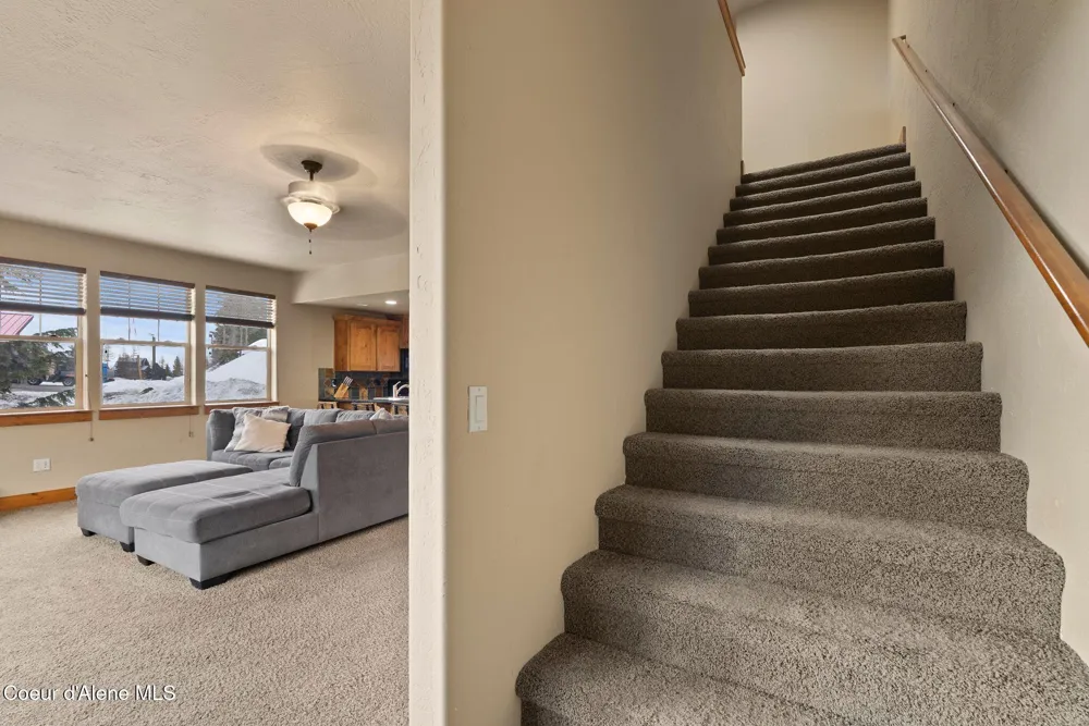80 Whiplash Circle Sandpoint, ID 83864