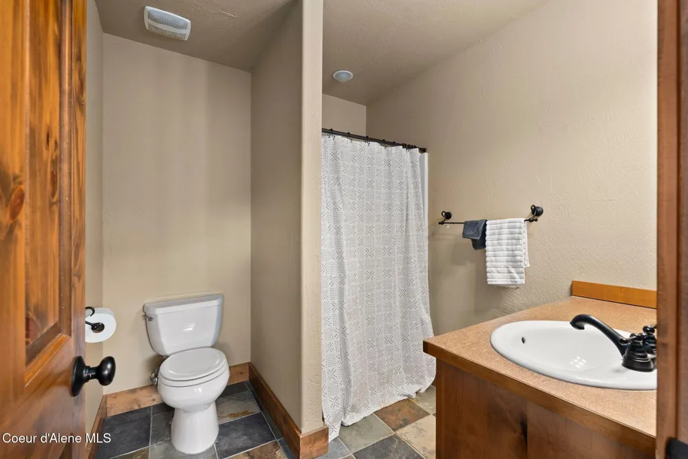 80 Whiplash Circle Sandpoint, ID 83864