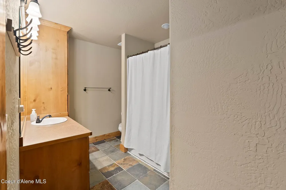 80 Whiplash Circle Sandpoint, ID 83864