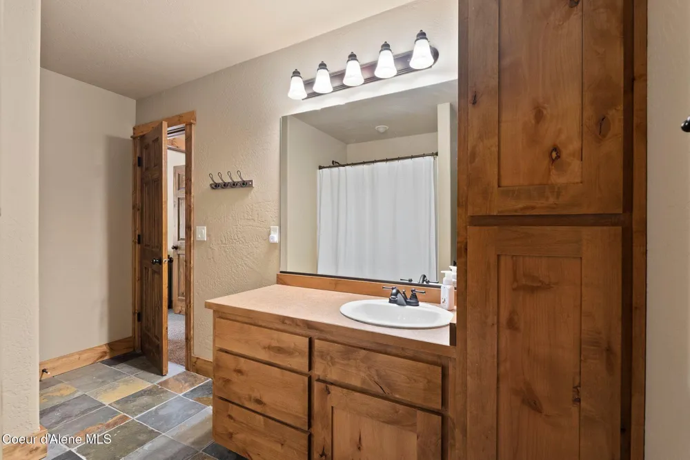 80 Whiplash Circle Sandpoint, ID 83864