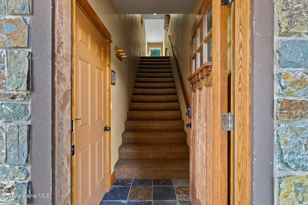 80 Whiplash Circle Sandpoint, ID 83864