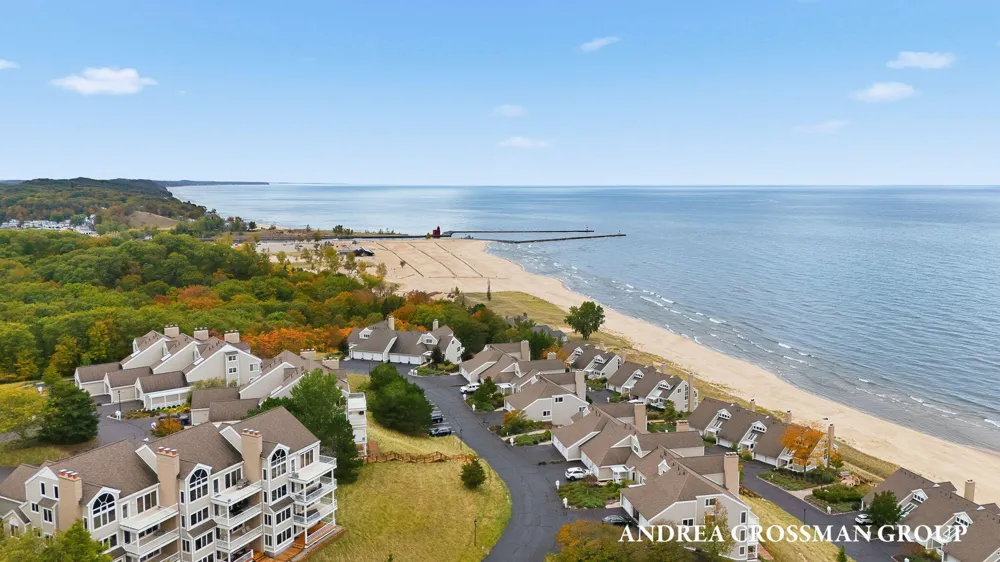 741 Spyglass Hill Park Township, MI 49424