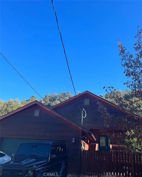 2504 Glacier Drive