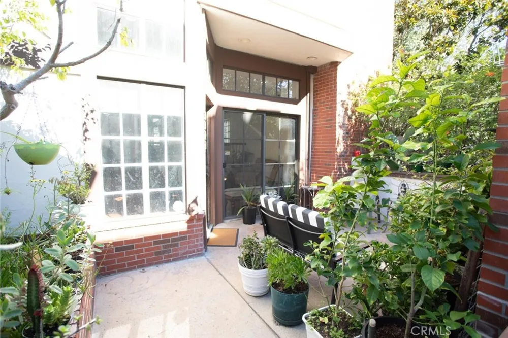 5327 Wilkinson Avenue #6 Valley Village, CA 91607