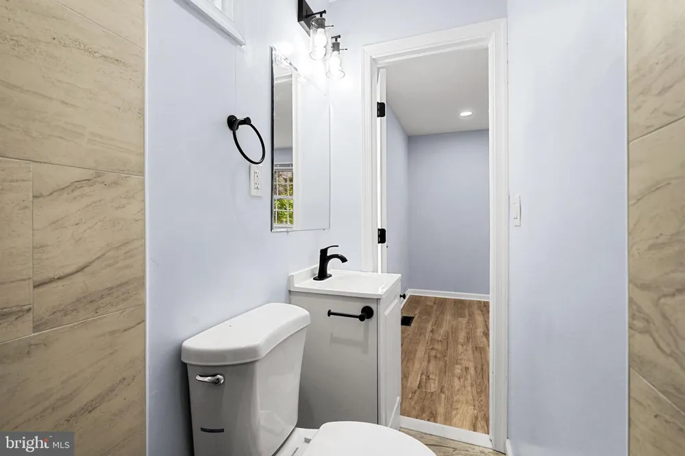 721 FAIRWAY DRIVE Annapolis, MD 21409