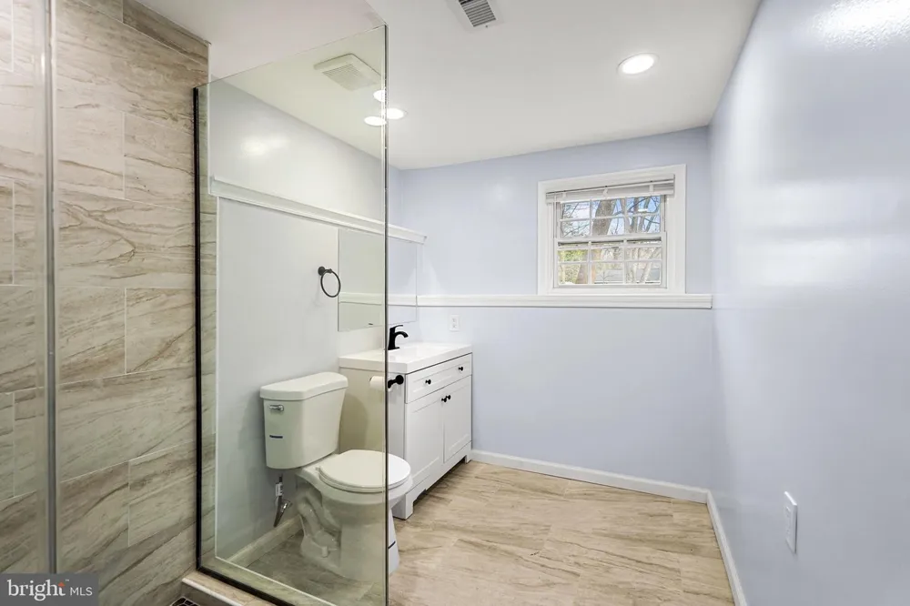721 FAIRWAY DRIVE Annapolis, MD 21409