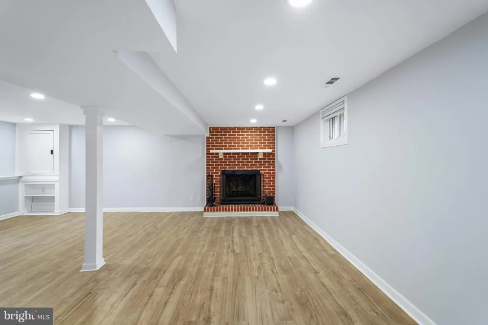 721 FAIRWAY DRIVE Annapolis, MD 21409
