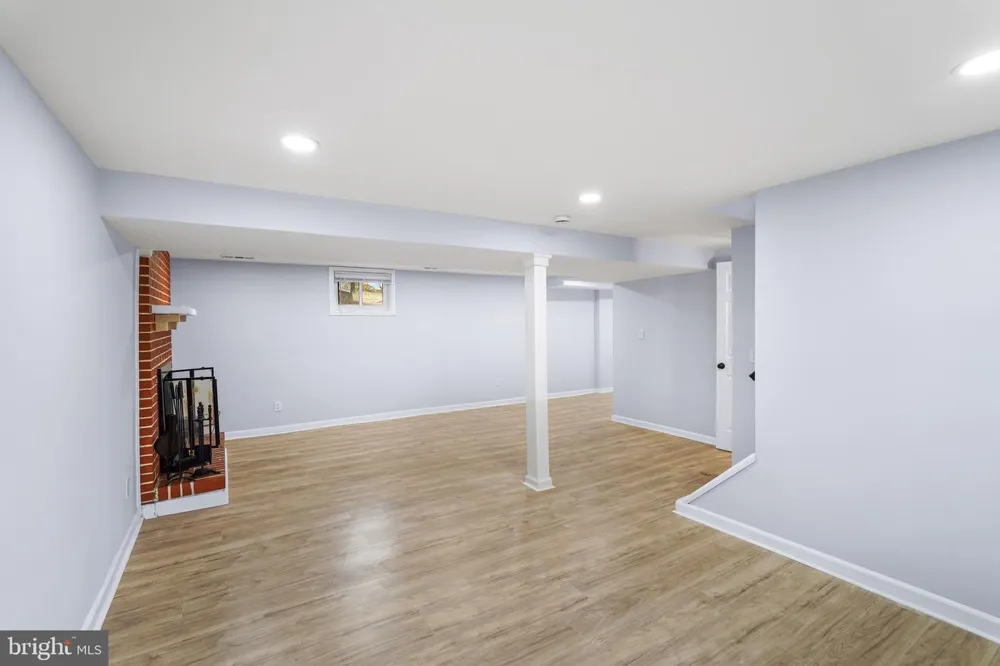 721 FAIRWAY DRIVE Annapolis, MD 21409