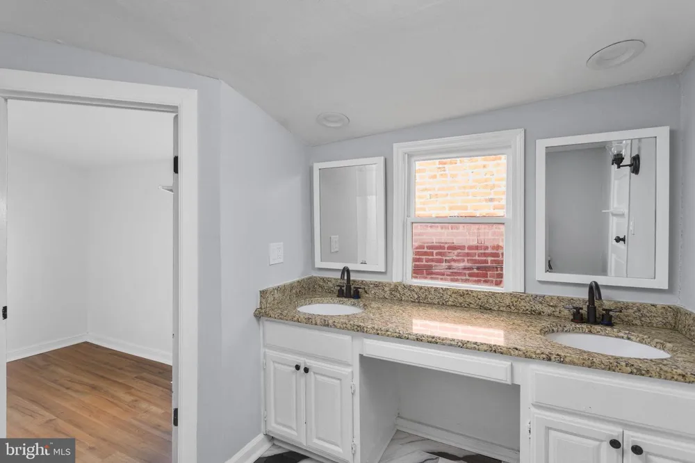 249 MERCER STREET Trenton, NJ 08611