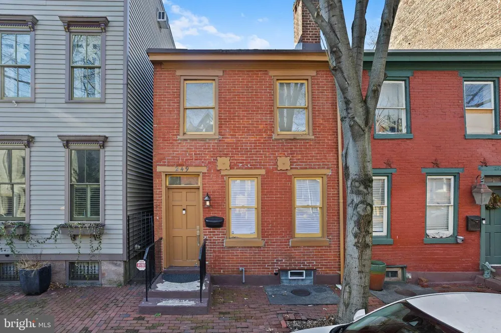 249 MERCER STREET Trenton, NJ 08611