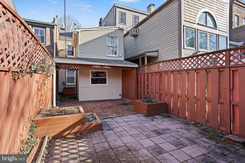 249 MERCER STREET Trenton, NJ 08611